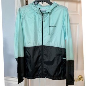 Women’s Columbia windbreaker